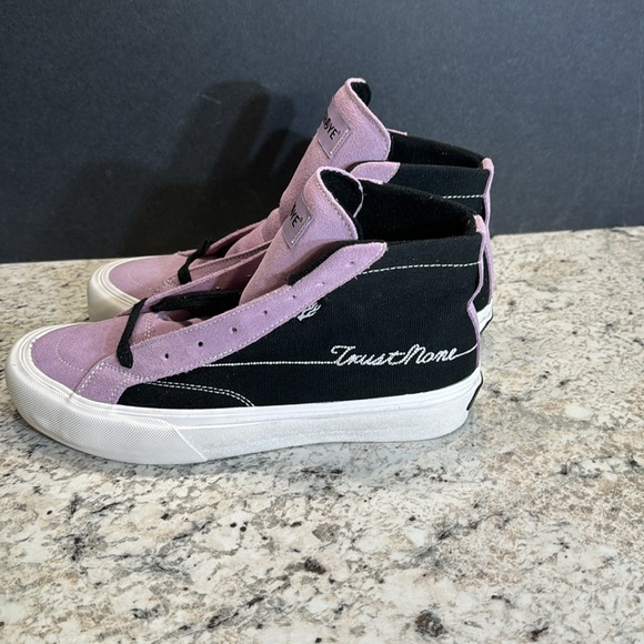 Straye Highland Purple/Black High Top Skate Shoe Men’s Size 9 US. NWOT. - Picture 3 of 9